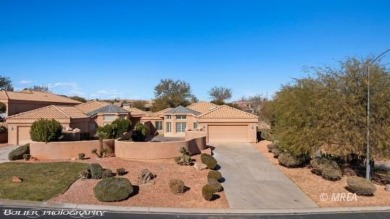 Gorgeous townhome right on the golf course! Spacious rooms and a on The Oasis Golf Club in Nevada - for sale on GolfHomes.com, golf home, golf lot