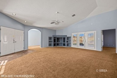 Gorgeous townhome right on the golf course! Spacious rooms and a on The Oasis Golf Club in Nevada - for sale on GolfHomes.com, golf home, golf lot