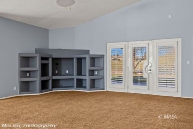 Gorgeous townhome right on the golf course! Spacious rooms and a on The Oasis Golf Club in Nevada - for sale on GolfHomes.com, golf home, golf lot