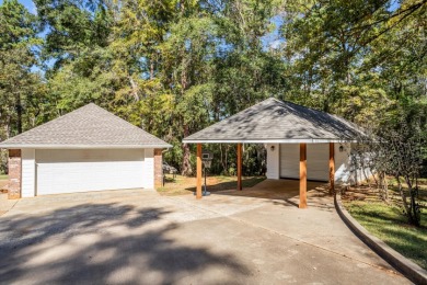 LAKEFRONT BEAUTY - SPRING CREEK COUNTRY CLUB! on Spring Creek Country Club in Texas - for sale on GolfHomes.com, golf home, golf lot