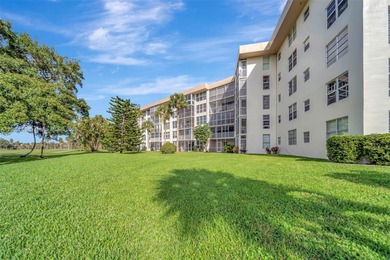 Beautiful 3-Bedroom, 2-Bath Condo in Highly Sought-After Palm on Palm-Aire Country Club and Resort - The Oaks in Florida - for sale on GolfHomes.com, golf home, golf lot