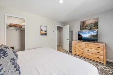 Beautifully updated and fully furnished, large 1 bed, 1 bath on Stoneridge Golf Club in Idaho - for sale on GolfHomes.com, golf home, golf lot