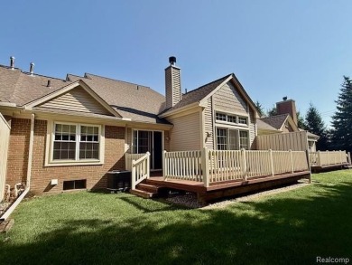WELCOME TO THIS GREAT CAPE COD CONDO IN THE LINKS OF PHEASANT on Pheasant Run Golf Club in Michigan - for sale on GolfHomes.com, golf home, golf lot