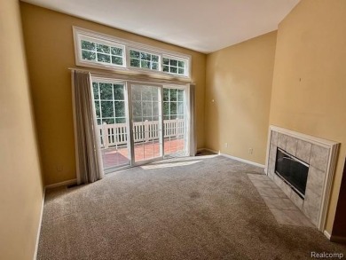 WELCOME TO THIS GREAT CAPE COD CONDO IN THE LINKS OF PHEASANT on Pheasant Run Golf Club in Michigan - for sale on GolfHomes.com, golf home, golf lot