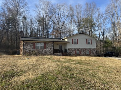 MOTIVATED SELLER. Priced to move quickly. This property is great on Dayton Golf and Country Club in Tennessee - for sale on GolfHomes.com, golf home, golf lot