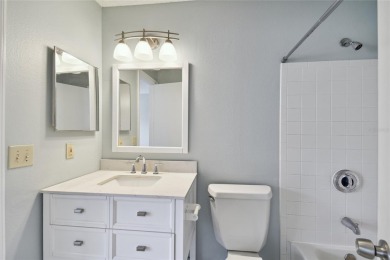 Spacious END UNIT with 3 bedrooms and 2 full bathrooms WITH A on Hunters Green Country Club in Florida - for sale on GolfHomes.com, golf home, golf lot