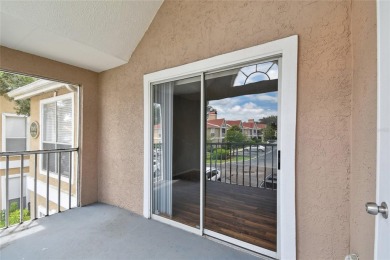 Spacious END UNIT with 3 bedrooms and 2 full bathrooms WITH A on Hunters Green Country Club in Florida - for sale on GolfHomes.com, golf home, golf lot
