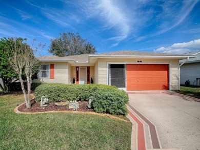 WELCOME TO PENNBROOKE FAIRWAYS! This spacious home features 2 on Pennbrooke Fairways in Florida - for sale on GolfHomes.com, golf home, golf lot