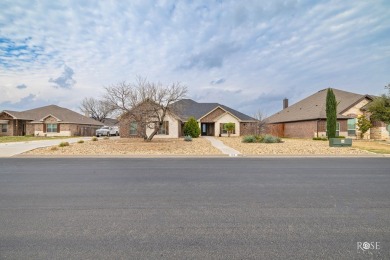 Beautiful Bentwood Home with all of the bells and whistles! on Bentwood Country Club in Texas - for sale on GolfHomes.com, golf home, golf lot