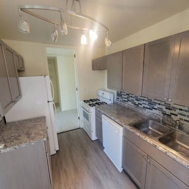 Dreaming of living by the lake? This cozy one-bedroom condo puts on Jackson Park Golf Course in Illinois - for sale on GolfHomes.com, golf home, golf lot
