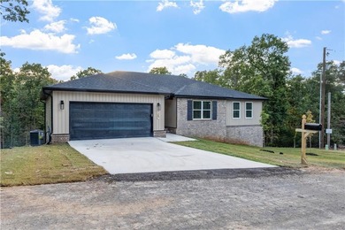 Move in Ready!!!! Gorgeous New Construction just a golf cart on Bella Vista Country Club - Highlands in Arkansas - for sale on GolfHomes.com, golf home, golf lot