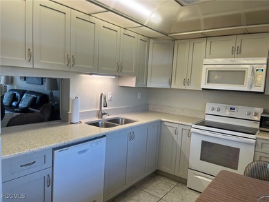 Priced to Sell! Fully furnished - just bring your personal on Seven Lakes Golf and Tennis Community in Florida - for sale on GolfHomes.com, golf home, golf lot