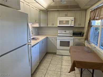 Priced to Sell! Fully furnished - just bring your personal on Seven Lakes Golf and Tennis Community in Florida - for sale on GolfHomes.com, golf home, golf lot