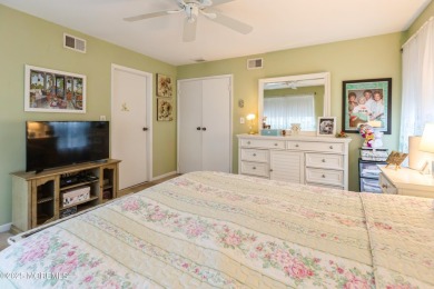 Welcome to this well kept 2 bedroom, 2 bath Stratford mode home on Leisure Village West Assoc. in New Jersey - for sale on GolfHomes.com, golf home, golf lot