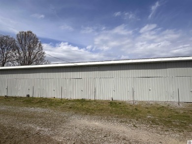 28 storage units on 3.75 acres .  There are 2 storage buildings on Arrowhead Golf Club in Kentucky - for sale on GolfHomes.com, golf home, golf lot