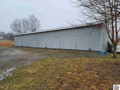 28 storage units on 3.75 acres .  There are 2 storage buildings on Arrowhead Golf Club in Kentucky - for sale on GolfHomes.com, golf home, golf lot