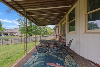 You can't beat this location! Welcome to 227 Saint Albans Drive- on Indian Hills Country Club, Inc in Kentucky - for sale on GolfHomes.com, golf home, golf lot