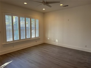 Extremely cute, renovated bungalow just outside of the Bishop on Stevens Park Golf Course in Texas - for sale on GolfHomes.com, golf home, golf lot