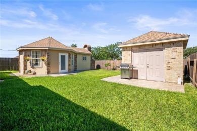 Stunning 4 bedroom 2 bath house features 12' ceilings over-sized on L.E. Ramey Golf Course in Texas - for sale on GolfHomes.com, golf home, golf lot
