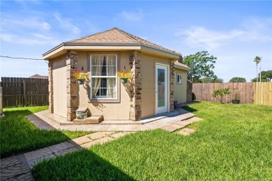 Stunning 4 bedroom 2 bath house features 12' ceilings over-sized on L.E. Ramey Golf Course in Texas - for sale on GolfHomes.com, golf home, golf lot
