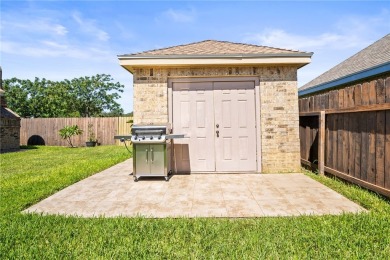 Stunning 4 bedroom 2 bath house features 12' ceilings over-sized on L.E. Ramey Golf Course in Texas - for sale on GolfHomes.com, golf home, golf lot