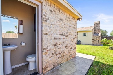Stunning 4 bedroom 2 bath house features 12' ceilings over-sized on L.E. Ramey Golf Course in Texas - for sale on GolfHomes.com, golf home, golf lot