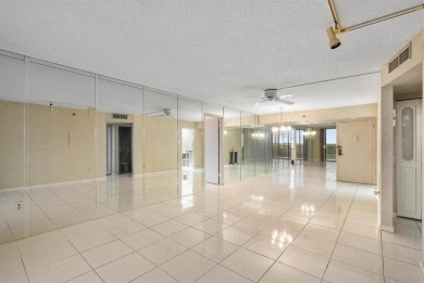 Welcome to this beautifully maintained 2Beds, 2Baths penthouse on  in Florida - for sale on GolfHomes.com, golf home, golf lot