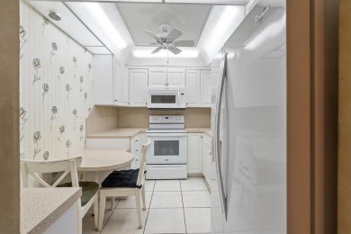 Welcome to this beautifully maintained 2Beds, 2Baths penthouse on  in Florida - for sale on GolfHomes.com, golf home, golf lot