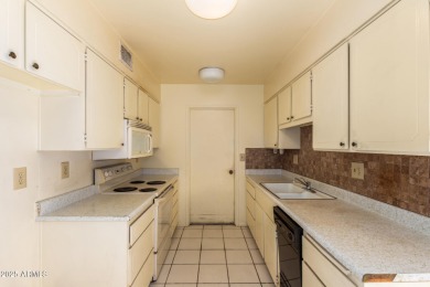 Discover the perfect blend of comfort and convenience in this on Sun City-Willow Creek / Willow Brook  in Arizona - for sale on GolfHomes.com, golf home, golf lot