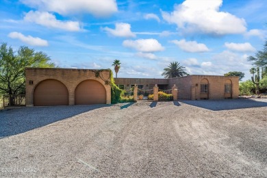 Welcome to your dream fixer upper in the prestigious Skyline on Skyline Country Club in Arizona - for sale on GolfHomes.com, golf home, golf lot