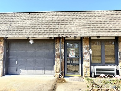 Enjoy easy low maintenance living in this charming 1 bedroom, 1 on Shangri La Golf Resort and Club in Oklahoma - for sale on GolfHomes.com, golf home, golf lot