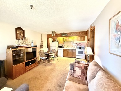 Enjoy easy low maintenance living in this charming 1 bedroom, 1 on Shangri La Golf Resort and Club in Oklahoma - for sale on GolfHomes.com, golf home, golf lot