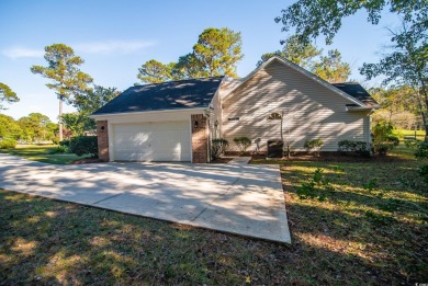 Looking for single level low maintenance living? How about a on Wedgefield Plantation Golf Club in South Carolina - for sale on GolfHomes.com, golf home, golf lot