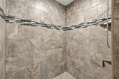 Elegant, updated 1,976 sq ft home offering sweeping views of on Holiday Island Executive Golf Course in Arkansas - for sale on GolfHomes.com, golf home, golf lot