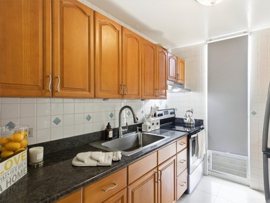 Newly renovated corner end spacious 2 bedrooms in Kahana Kai on Honolulu Country Club in Hawaii - for sale on GolfHomes.com, golf home, golf lot