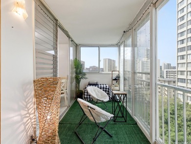 Newly renovated corner end spacious 2 bedrooms in Kahana Kai on Honolulu Country Club in Hawaii - for sale on GolfHomes.com, golf home, golf lot