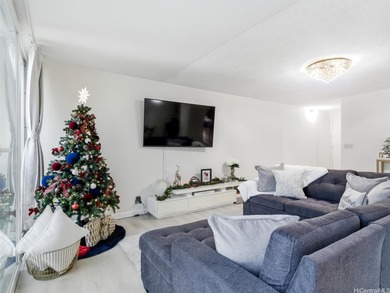 Newly renovated corner end spacious 2 bedrooms in Kahana Kai on Honolulu Country Club in Hawaii - for sale on GolfHomes.com, golf home, golf lot