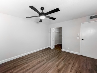 FULLY UP TO DATE MODERN 2 BEDROOM, 2 BATH CONDO IN THE HEART OF on Kings Point Golf -Flanders Way in Florida - for sale on GolfHomes.com, golf home, golf lot