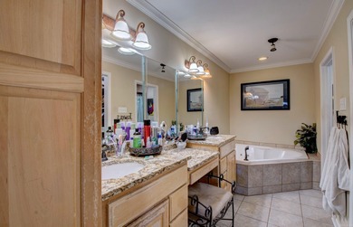 This spacious home in Foxwood offers 3 bedrooms and 3 1/2  baths on Foxwood Golf Club in Arkansas - for sale on GolfHomes.com, golf home, golf lot