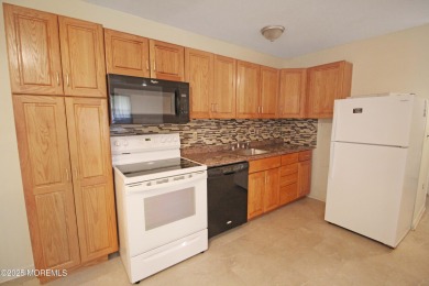 Welcome to this charming Edgewood One model located in the on Keswick Village Golf Course in New Jersey - for sale on GolfHomes.com, golf home, golf lot