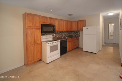 Welcome to this charming Edgewood One model located in the on Keswick Village Golf Course in New Jersey - for sale on GolfHomes.com, golf home, golf lot