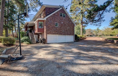 This spacious home in Foxwood offers 3 bedrooms and 3 1/2  baths on Foxwood Golf Club in Arkansas - for sale on GolfHomes.com, golf home, golf lot