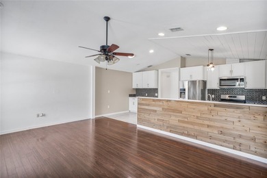 Wonderful 3-bedroom 2-bath pool home in the desirable community on Citrus Hills Golf Club in Florida - for sale on GolfHomes.com, golf home, golf lot