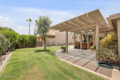 Popular Zuni model is bright, pristine and absolutely move-in on Cottonwood Country Club in Arizona - for sale on GolfHomes.com, golf home, golf lot