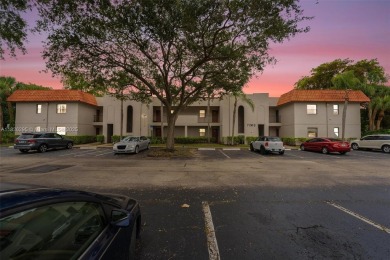 Immaculate, spacious  bright 2+/2 with extra room for use as 3rd on Woodmont Country Club in Florida - for sale on GolfHomes.com, golf home, golf lot