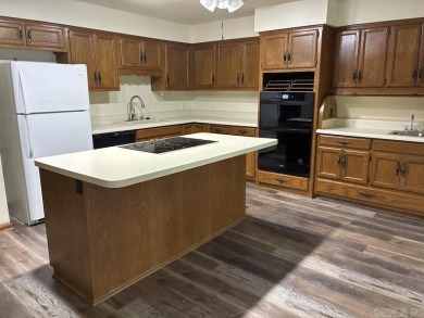Lots of square footage for the money! West end home near on DeSoto Golf Course in Arkansas - for sale on GolfHomes.com, golf home, golf lot