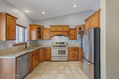 Beautifully maintained 3 bed, 2.5 bath home on the Prairie Falls on Prairie Falls Golf Club in Idaho - for sale on GolfHomes.com, golf home, golf lot