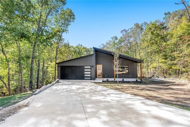 Brand-New Home in Beautiful Bella Vista! Stunning 3BR/2BA new on Branchwood Golf Course in Arkansas - for sale on GolfHomes.com, golf home, golf lot