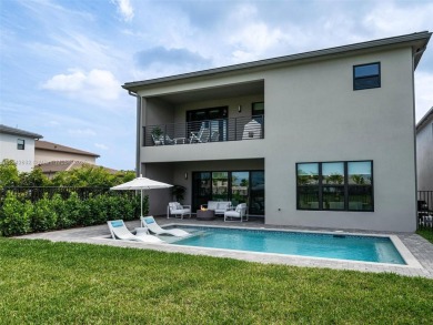 The gem you've been looking for at Lotus Palm awaits! Don't miss on Boca Raton Municipal Golf Course in Florida - for sale on GolfHomes.com, golf home, golf lot