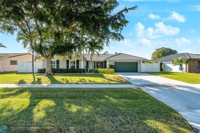 Beautiful single-family home on the 15th fairway of Via Mizner on The Country Club At Boca Raton in Florida - for sale on GolfHomes.com, golf home, golf lot